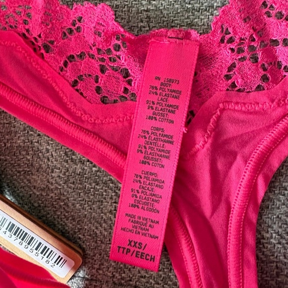 SKIMS Fits Everybody Lace Dipped Thong in Neon Rose XXS - Picture 3 of 4